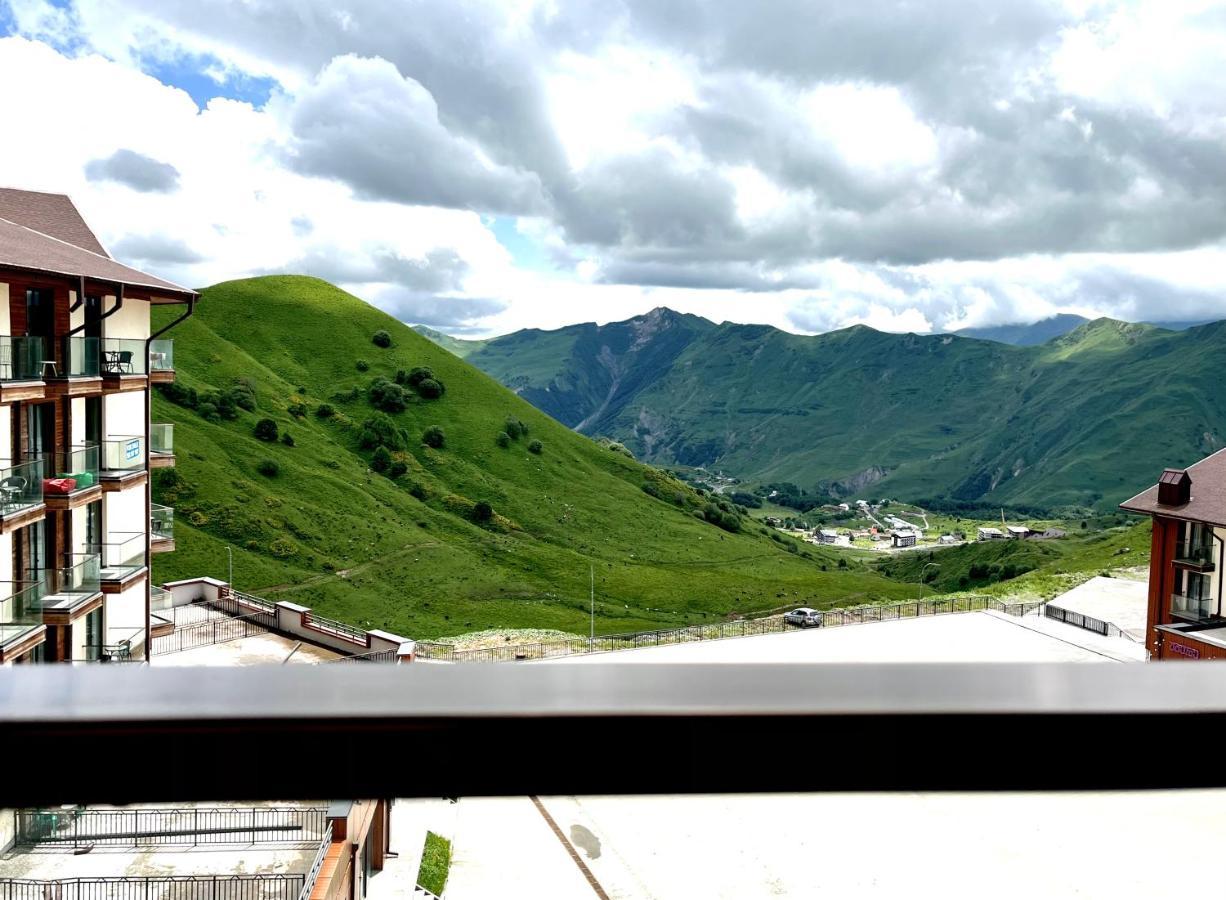 2-Room Apartment Nft New Gudauri 452 Luaran gambar